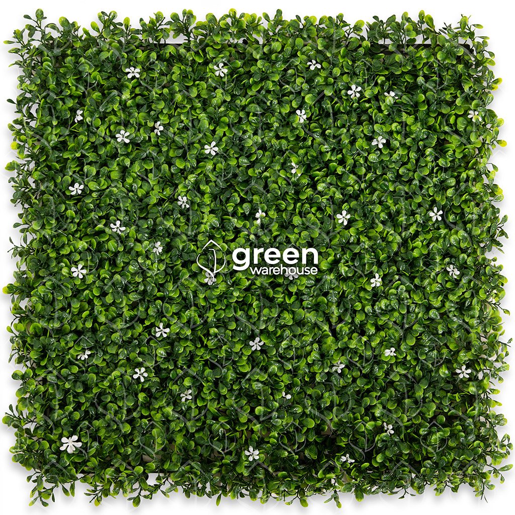 The Jasmine Artificial Foliage is ideal for sober and elegant decorations thanks to its small dark green and bright green leaves, complemented by discreet white flowers that offer a fresh and natural appearance. It is a Foliage that on its own can give life to Green Walls, however, it is also the favorite to combine with foliage of other colors and further highlight the white flower of this Jasmine Foliage.