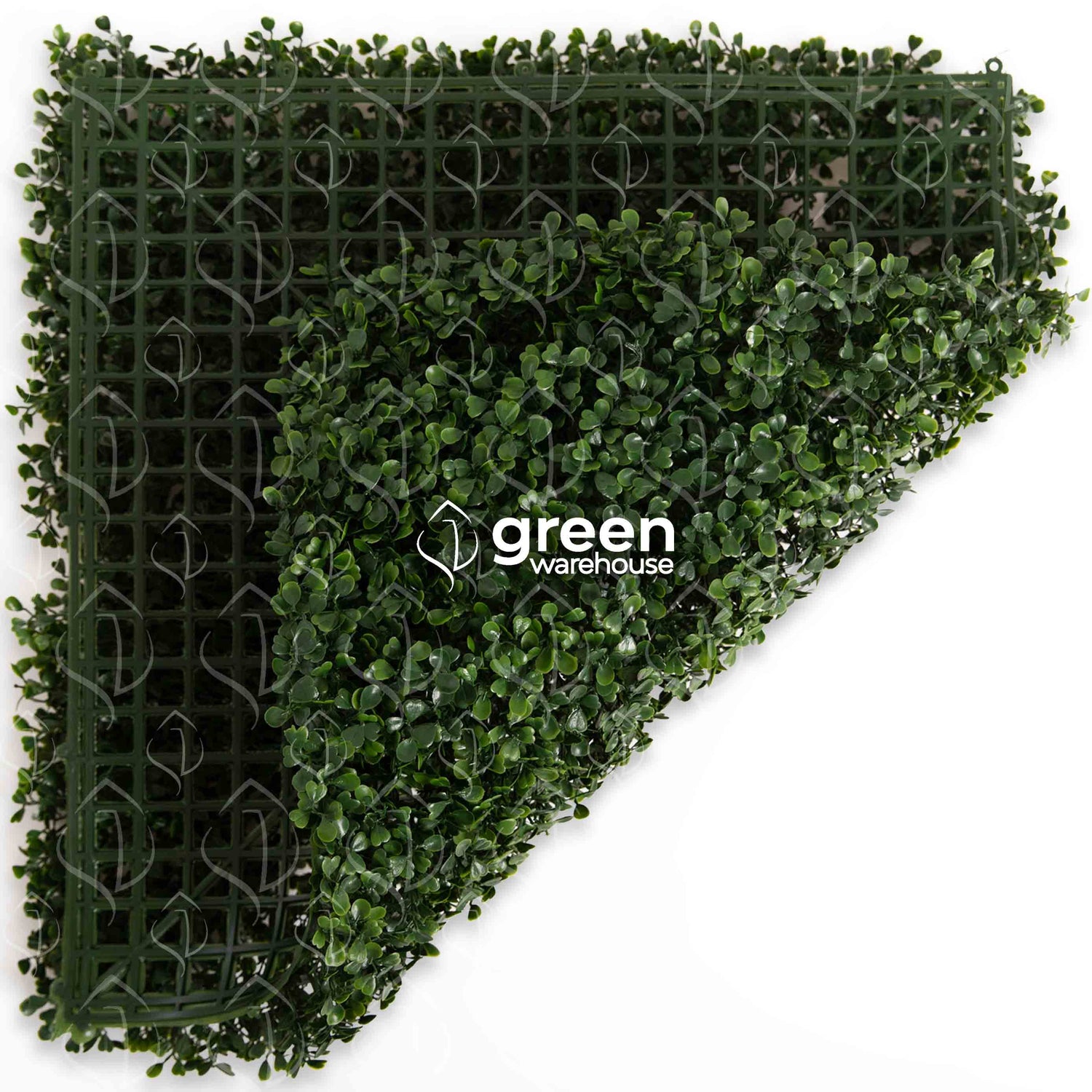 Boxwood Artificial Foliage is ideal for spaces where a uniform appearance is required, thanks to its closed and conservative foliage design.