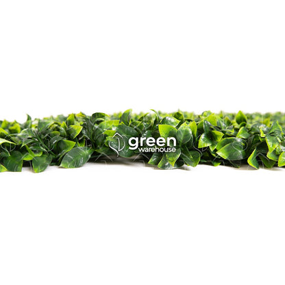 The Gardenia Leaf Artificial Foliage is characterized by having medium-sized leaves with an exceptional texture, in shades of green with brighter tips.