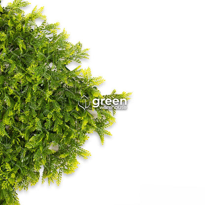 The Japanese Fern Artificial Foliage is characterized by its textured finish with a greenish-yellow color to achieve the fresh appearance of a fern. Full of life and contrasting perfectly with strong and dark colors.